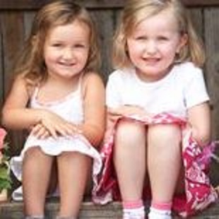 Logo for "Crossroads Center for Children"