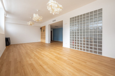 gallery visual content