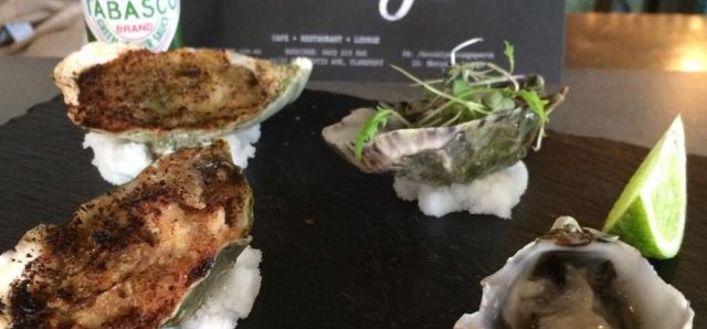 $1 Oysters at Brooklyn Lounge