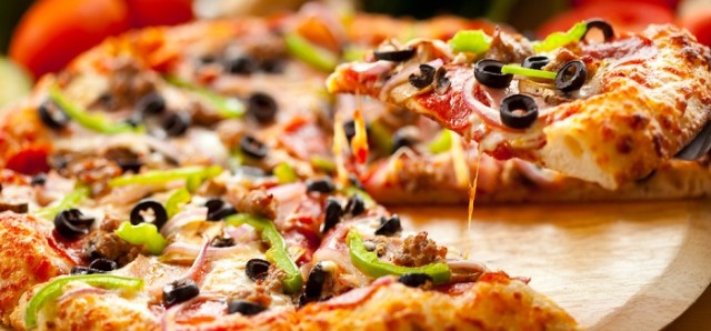 $10 Pizza at Leopold Hotel