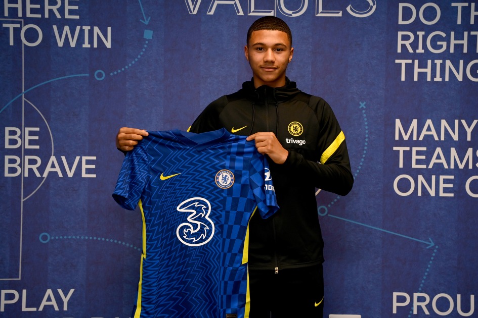 New signing for chelsea fc top