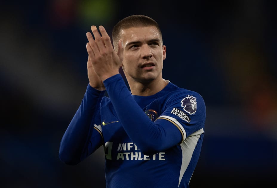 Gilchrist reveals family ties to Chelsea in programme News Official