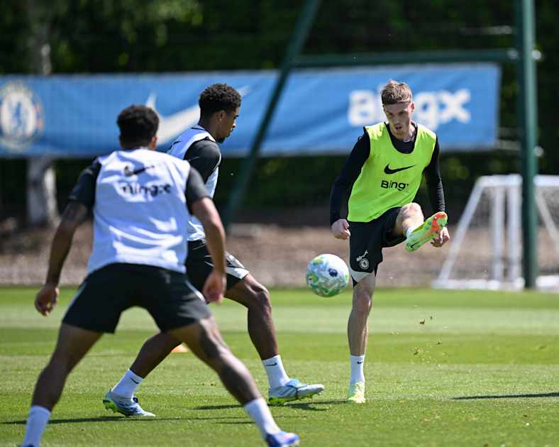 Chelsea’s McFarlane defends Palmer amid injury-hit season and World Cup doubts