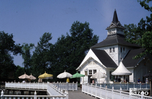 1982 - Wade Hall Deck