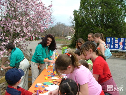 2003 - Volunteers with crafts at Earth Day