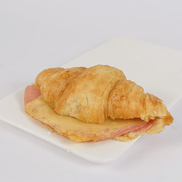Croissant con Jamón y Queso