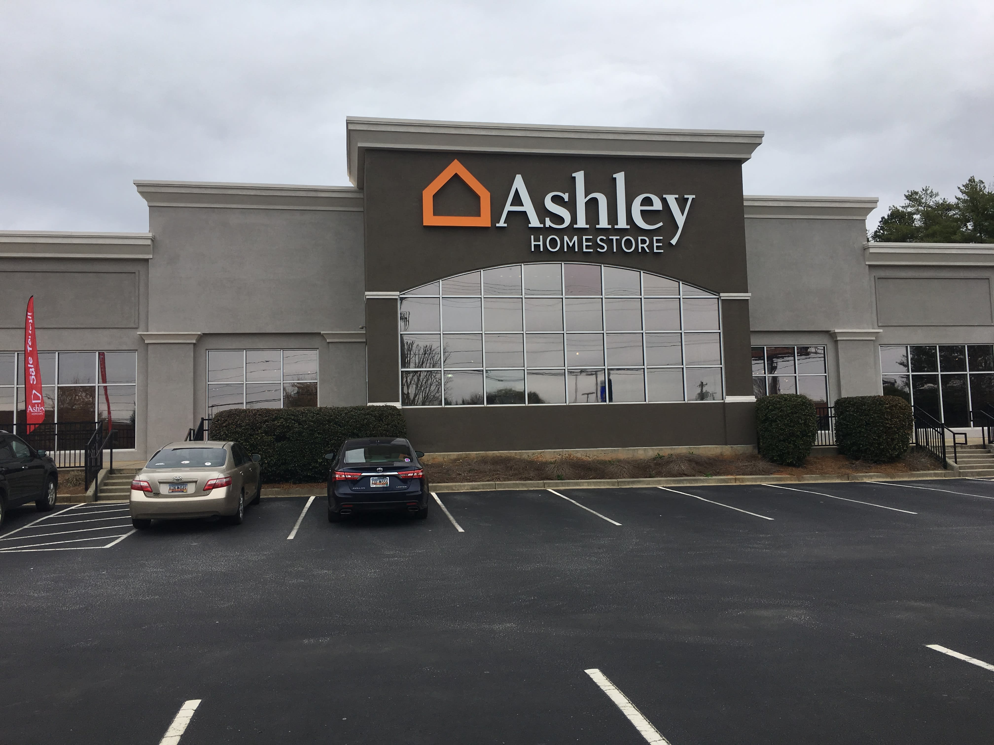 furniture and mattress store at 1017 woodruff rd, greenville