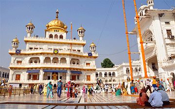 Golden Triangle with Orcha, Khajuraho and Varanasi Tour