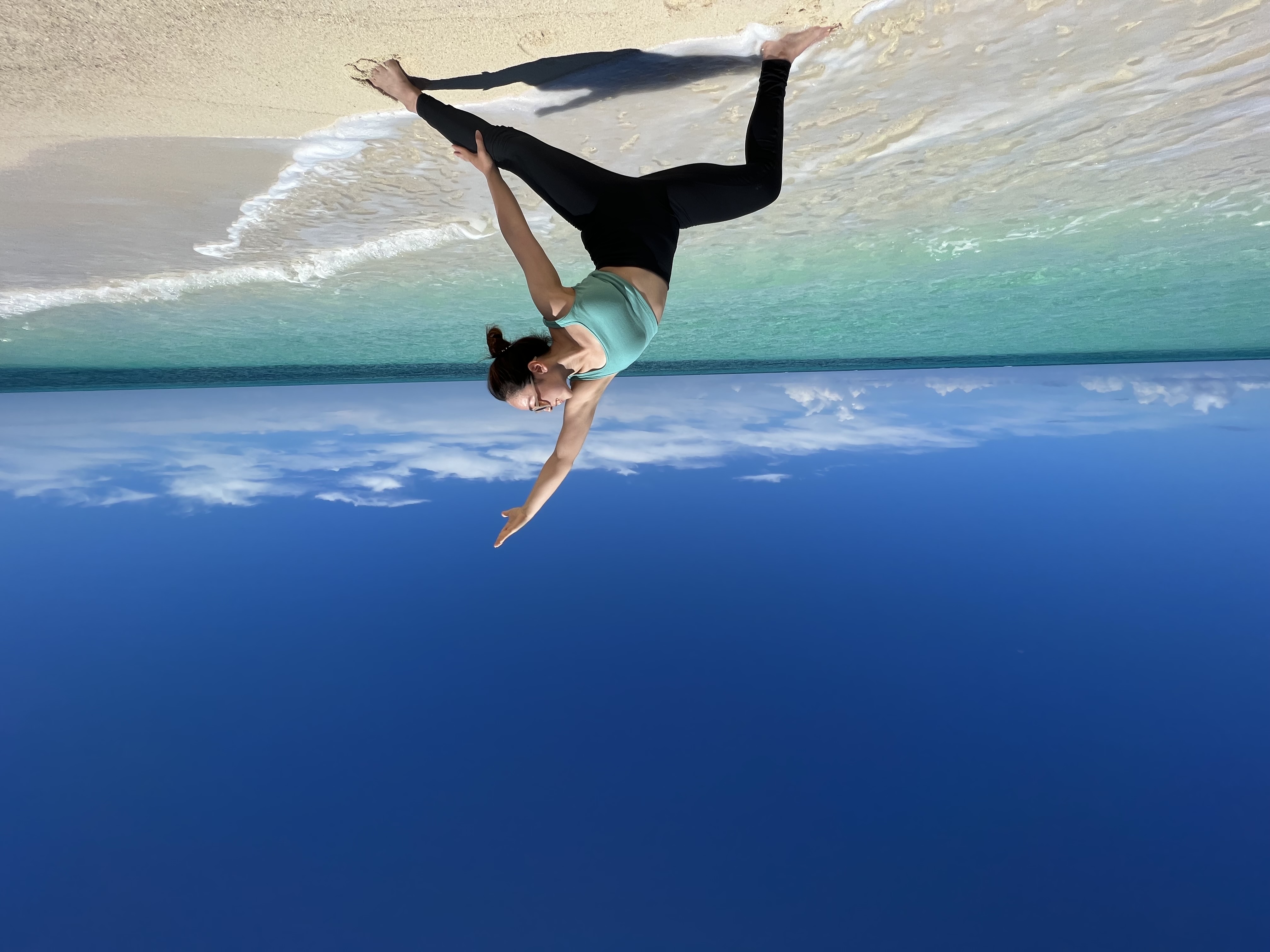 前浜ビーチ×モーニングヨガ