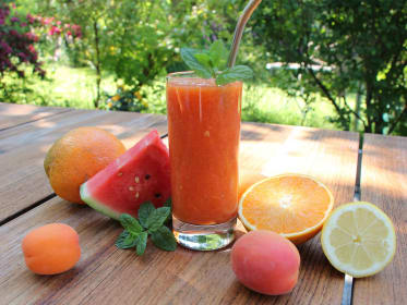 Orangener Sommer Smoothie