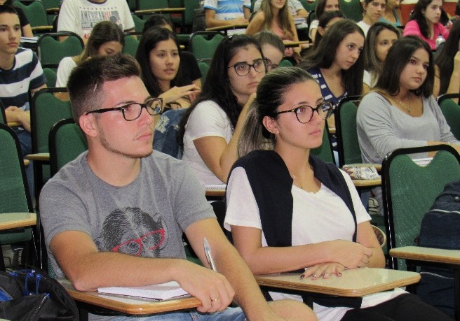 Alunos participaram de aulão sobre “mulher” Alunos participaram de aulão sobre “mulher”