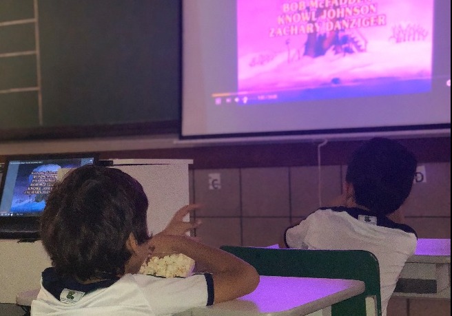 UniEnglish realizou ações especiais para comemorar a Páscoa UniEnglish realizou ações especiais para comemorar a Páscoa