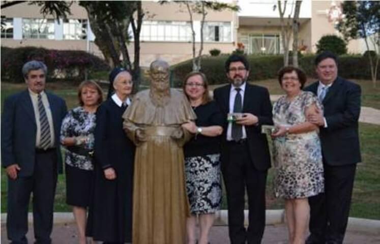 “FAMÍLIA LUZ, SERVOS FIEIS DO PAI” 