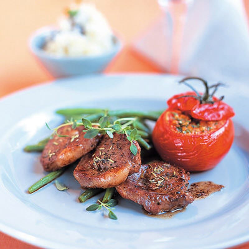 Lammentrecôte med fyllda tomater