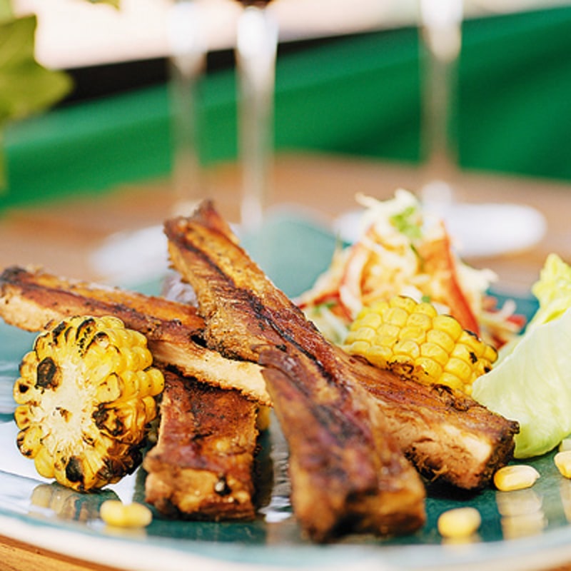 Spareribs hickory med krämig coleslaw