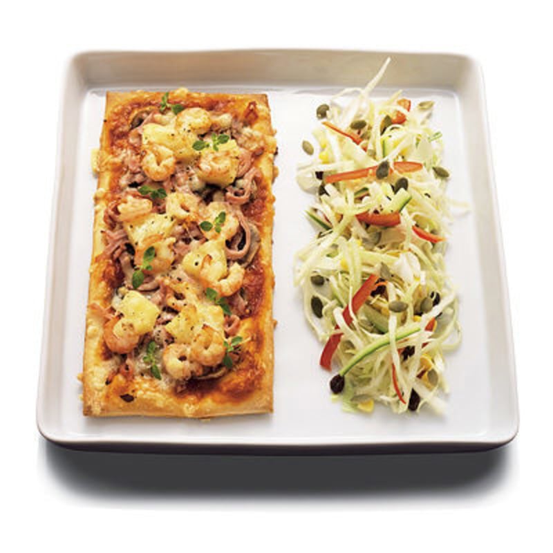 Pizza med vitkålssallad