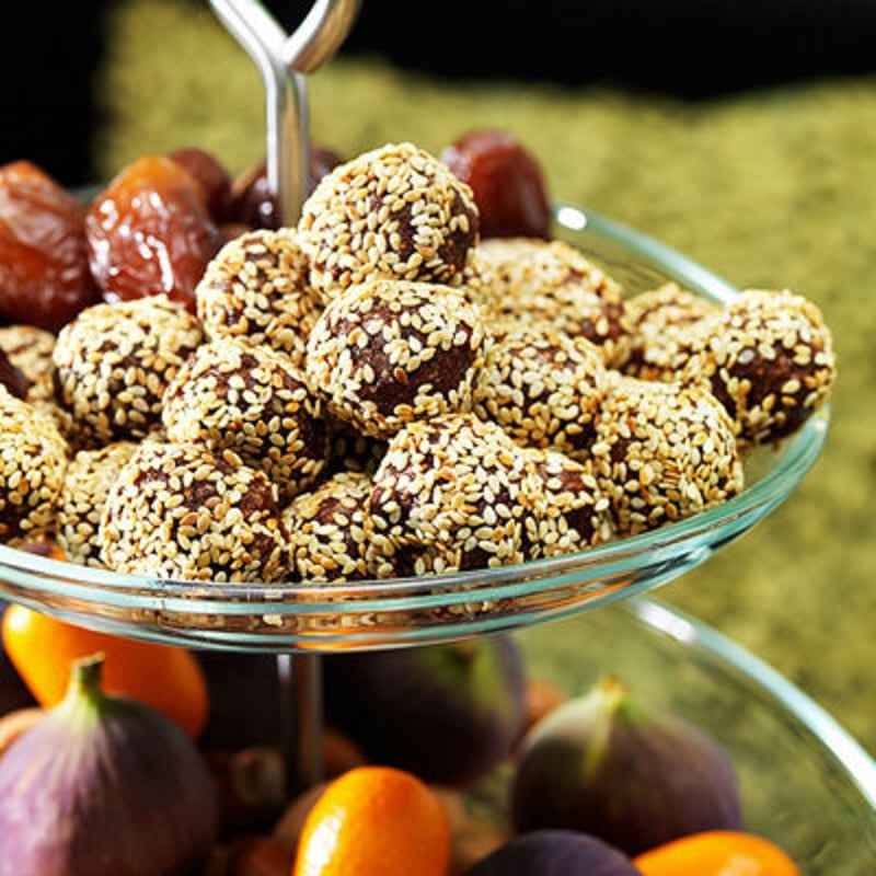 Fruktbollar med mörk choklad
