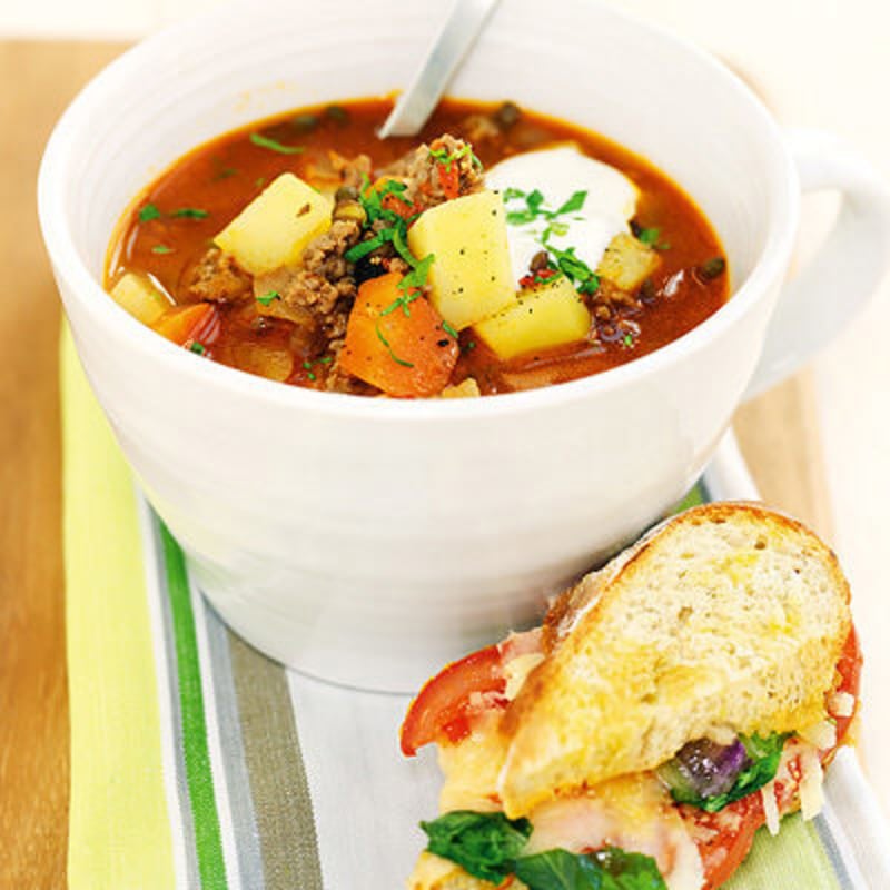 Gulaschgryta med ajvar relish