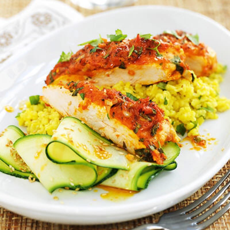 Het kycklingfilé med gul bulgur