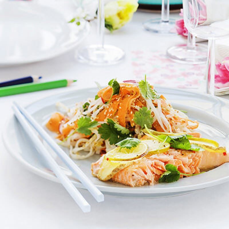 Chili- och limelax i ugn med nudelsallad