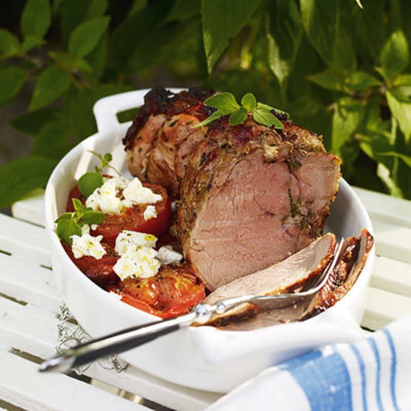 Marinerad lammstek med grillade tomater och fetaost