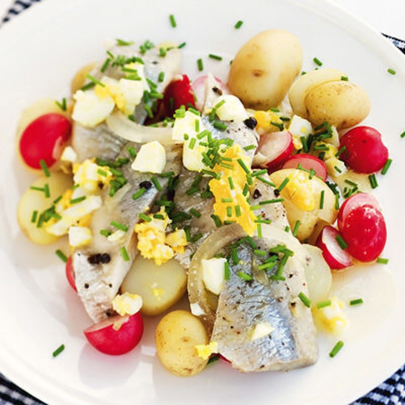Matjessill med gräslök och brynt smör