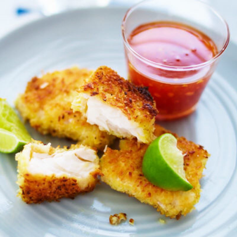 Kokospanerad fisk med sweet chili och lime