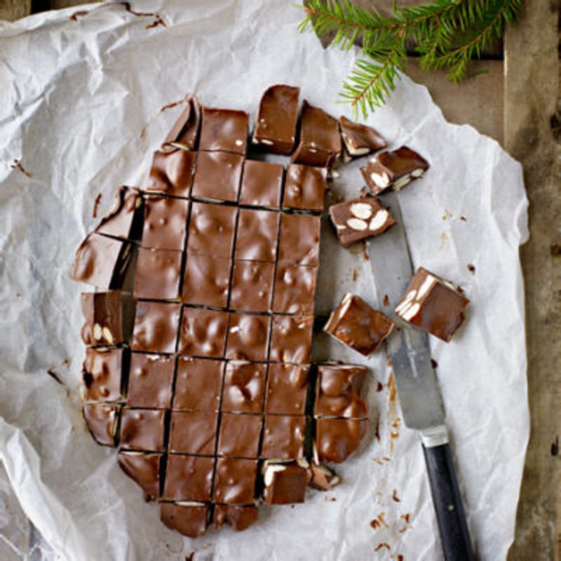 Nougat- och mandelbräck