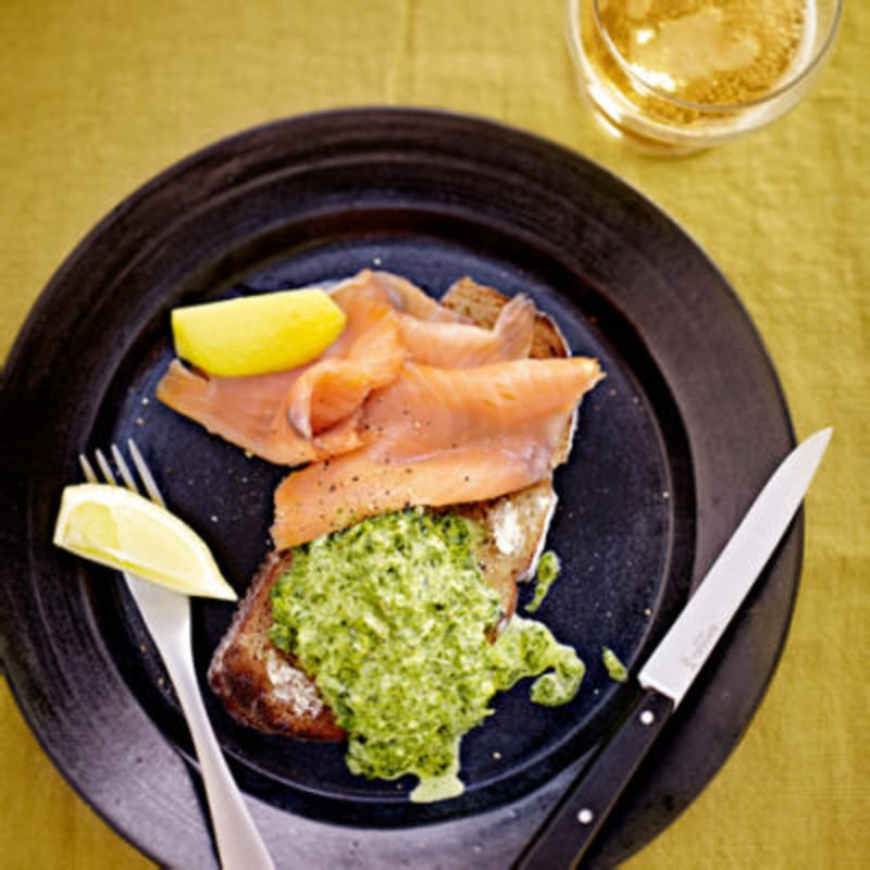 Laxmacka med gräddkokt grönkål
