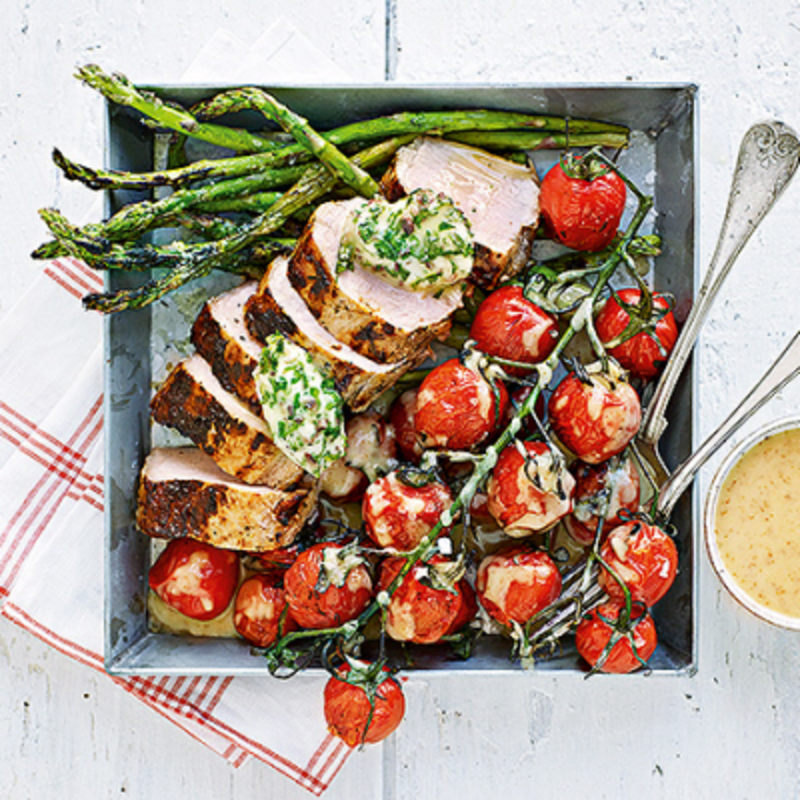 Fläskytterfilé med grillad tomatsallad och sardellsmör