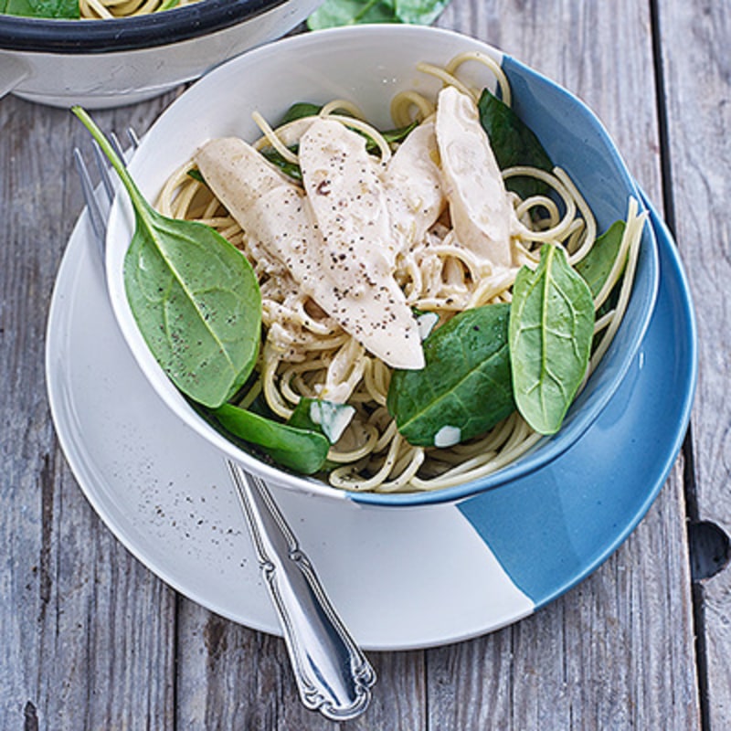 Krämig pasta med svartrot och parmesan