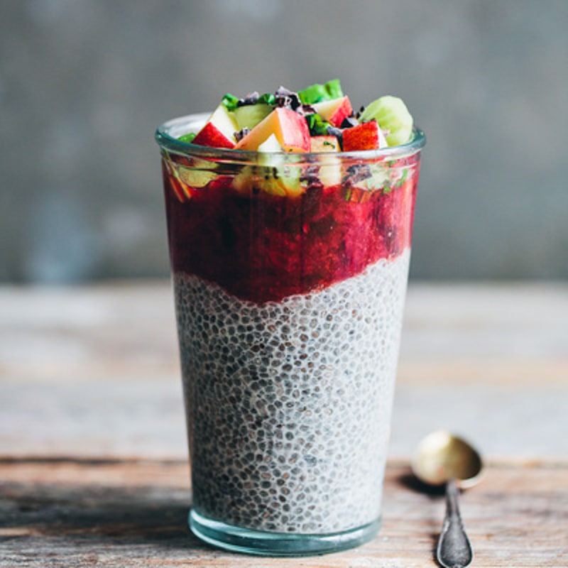 Chiapudding med jordgubbssås