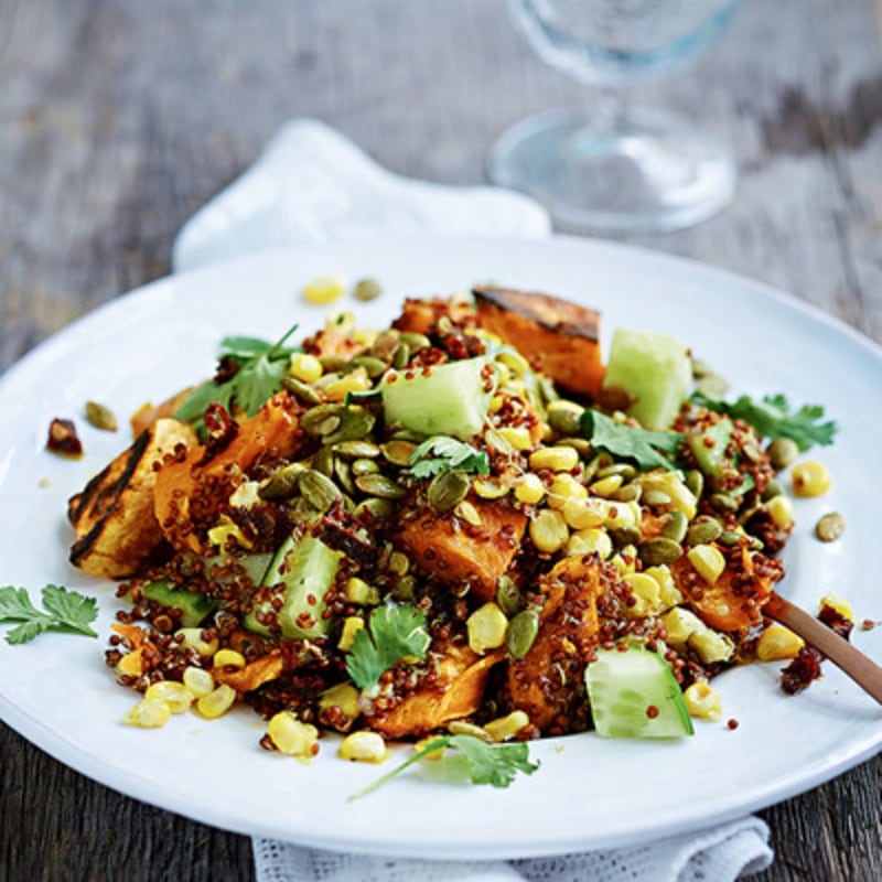 Quinoa med rostad sötpotatis och chipotledressing