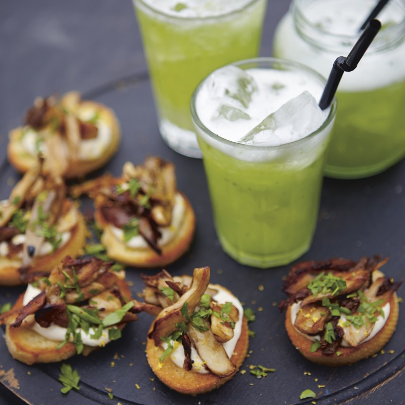 Crostini med bönkräm och svamp