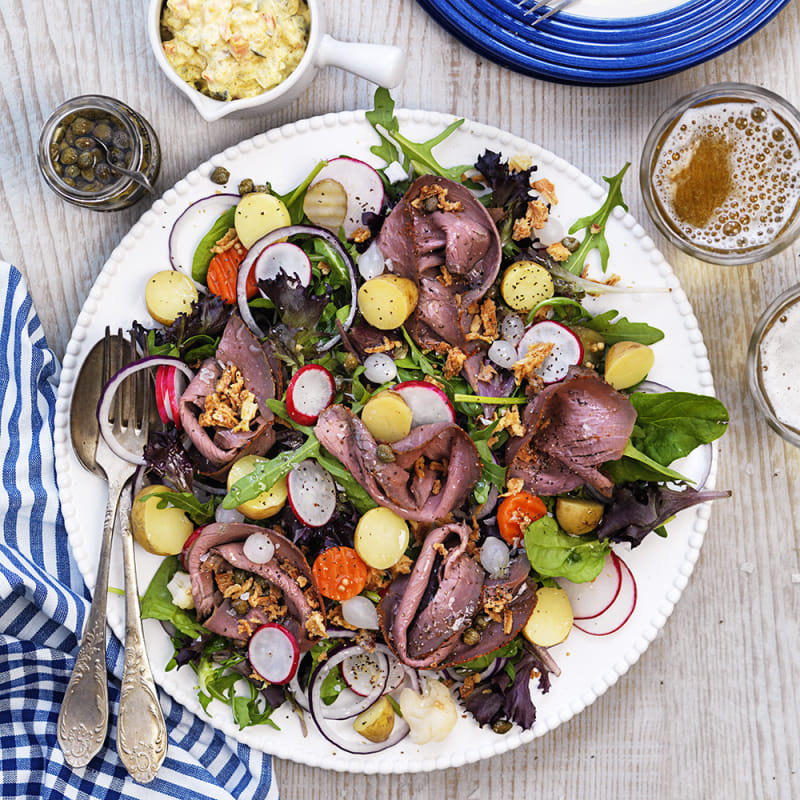 Rostbiffsallad med dansk remouladsås