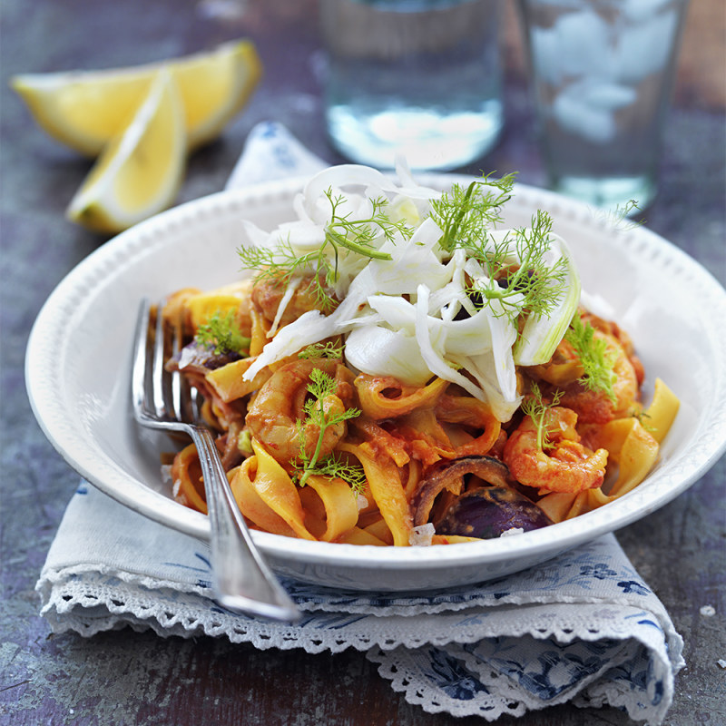 Saffranspasta med räkor