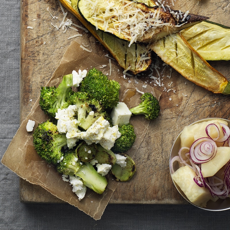 Råstekt broccoli med fetaost