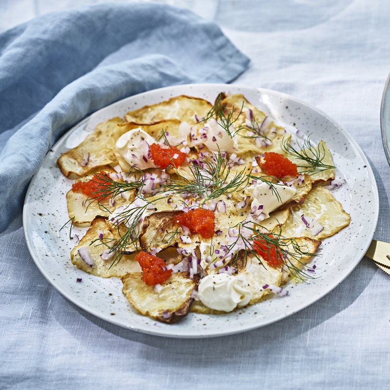 Rotsellericarpaccio med tångkaviar