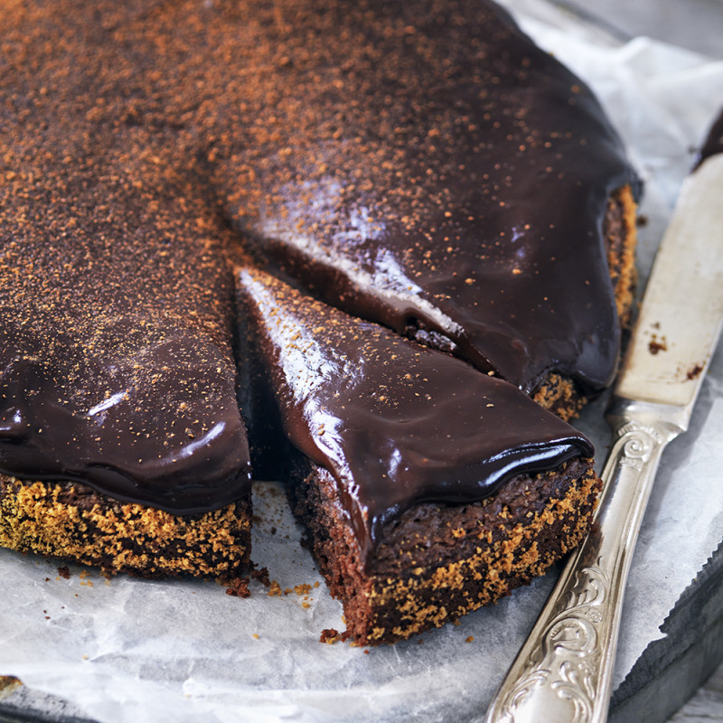 Kanelchokladtårta med tryffeltäcke