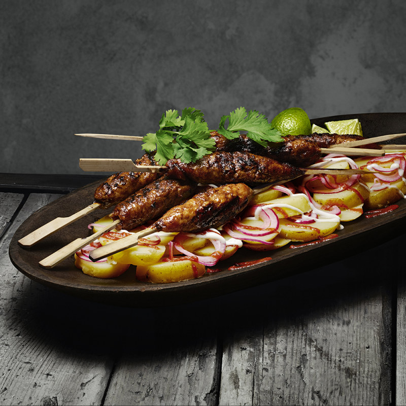 Asiatisk potatissallad med kycklingspett