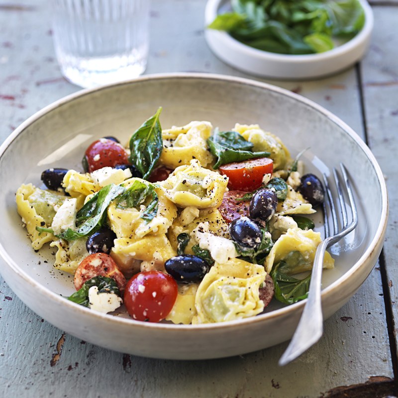 Fylld pasta med tomat- och fetaostsås