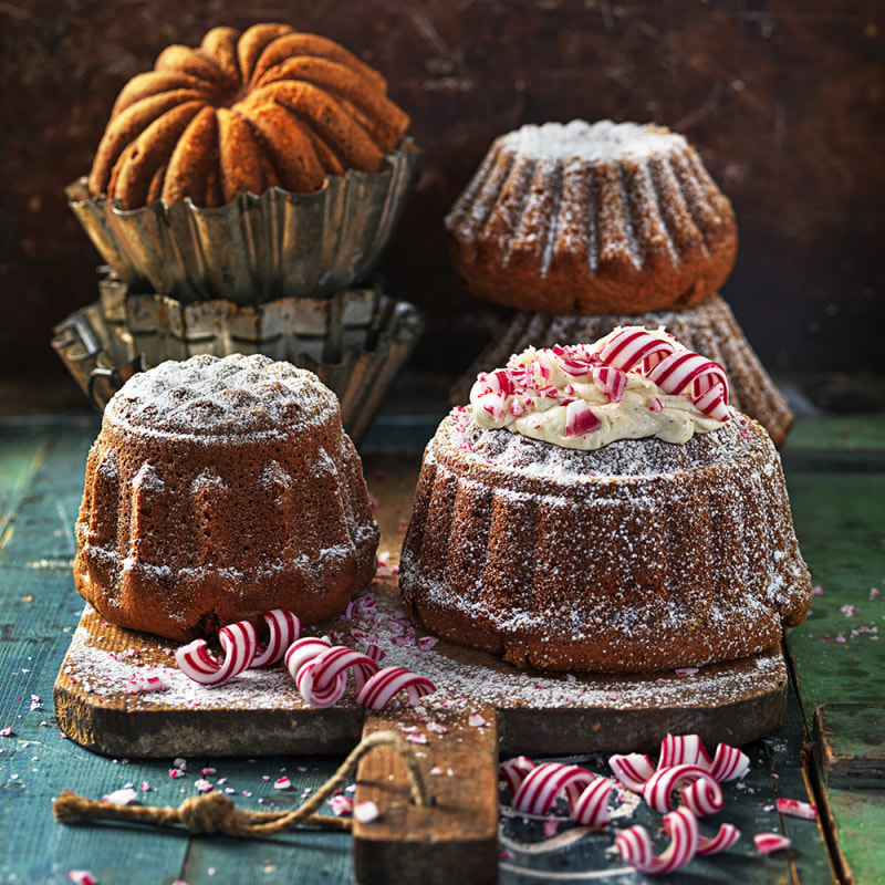 Mjuka pepparkakor med frosting och polkagriskross