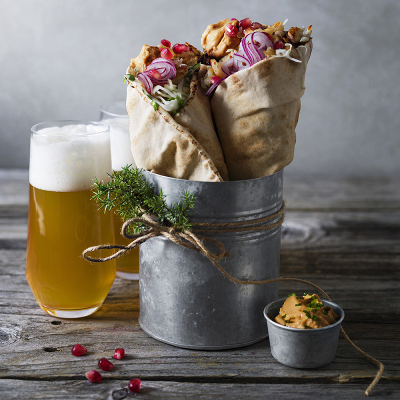 Wrap med chilihummus och halloumiströssel