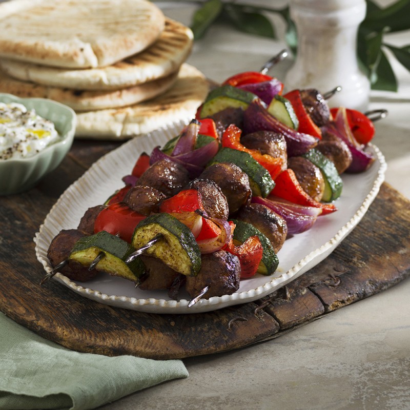 Fyllda pitabröd med grönsaker och kycklingköttbullar