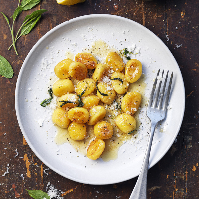 Gnocchi med brynt smör, salvia och citron