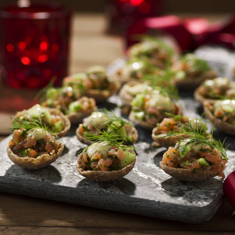 Laxtartar på gravad lax