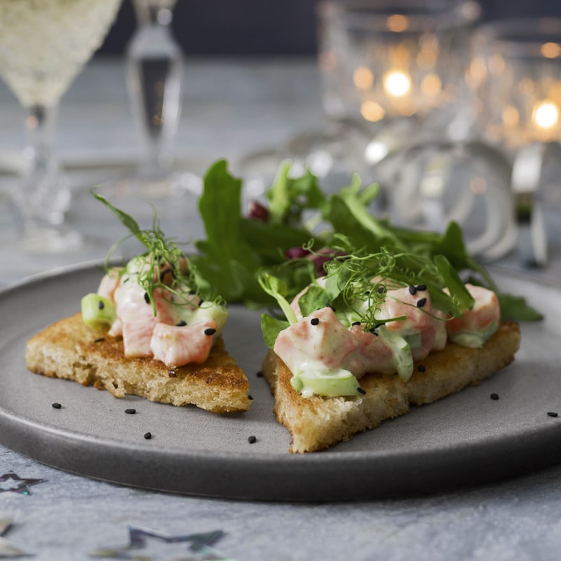 Toast med limerimmad lax och wasabi