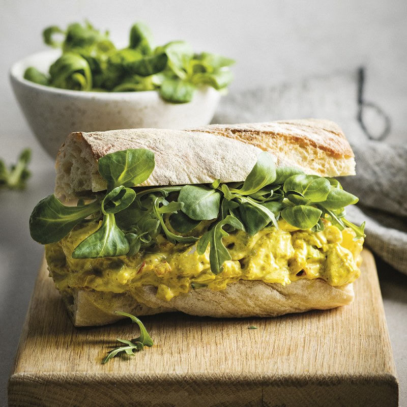 Kycklingcurry-baguette