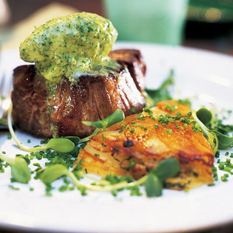 Tournedos med olivsmör och pommes Anna