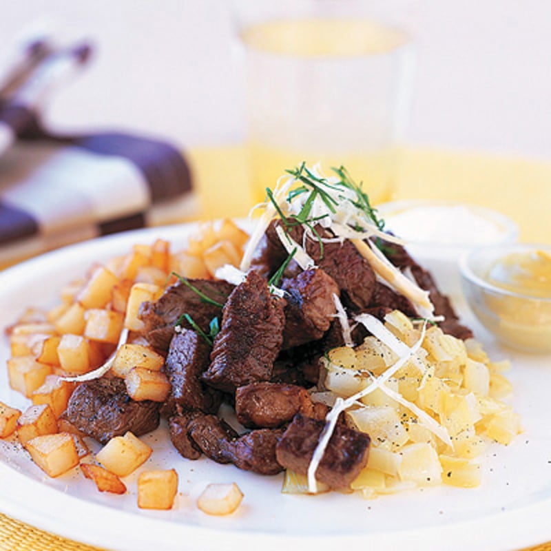 Biff Rydberg med crème fraiche och pepparrot
